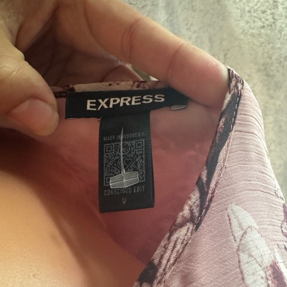 Express Blush Floral Dress - Picture 5 of 8